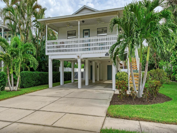 Holmes Beach Vacation Rental with Heated Pool & Spa – Steps to Gulf